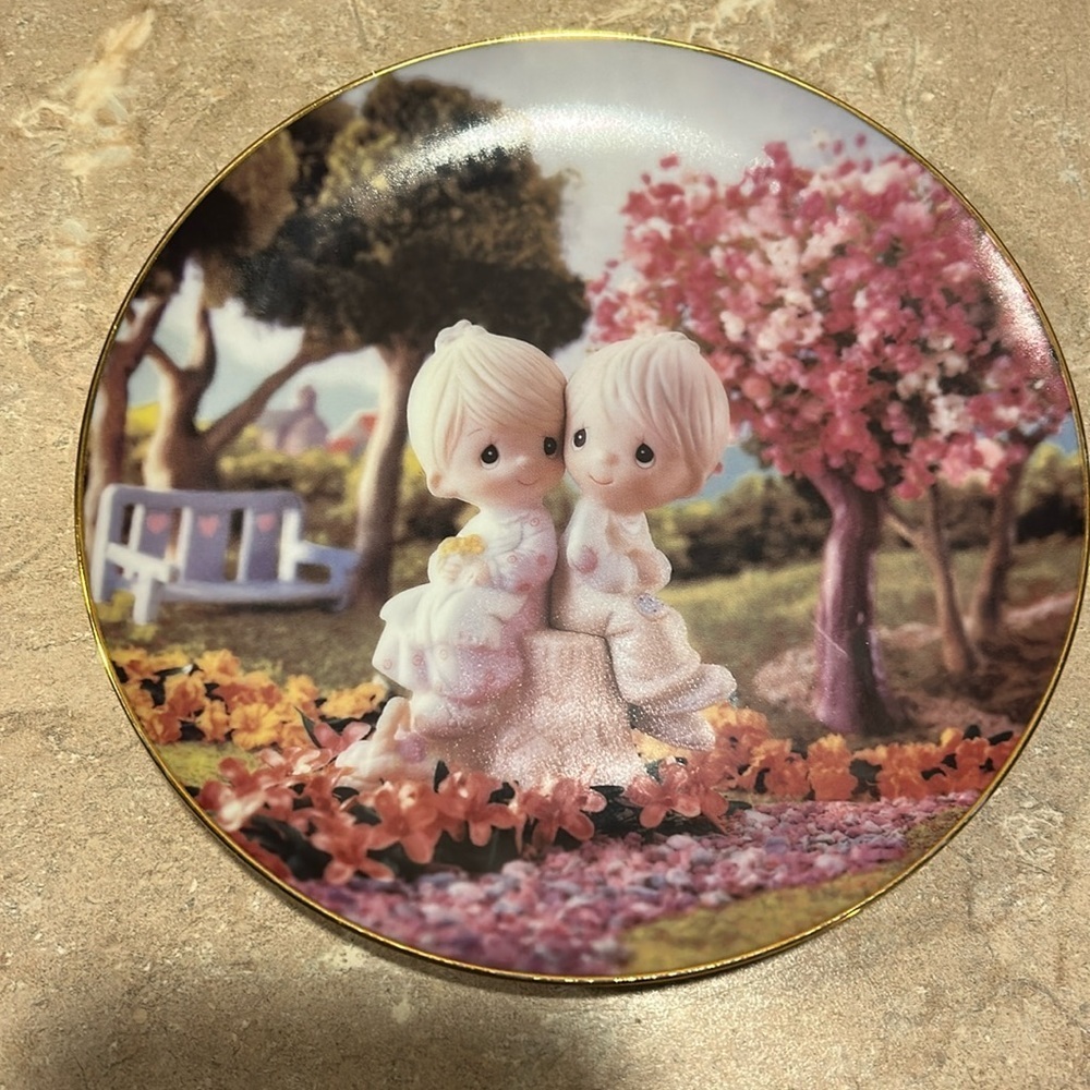 Precious Moments Classic Plate Collection- Love one another.
